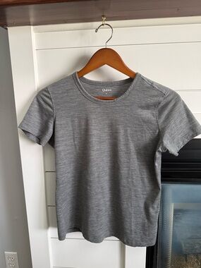 Quince women’s  Heather Gray Short-Sleeve Crew Tee women’s small